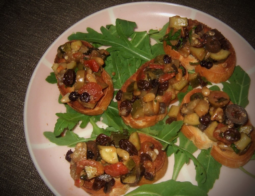 Courgette salad with pine nuts