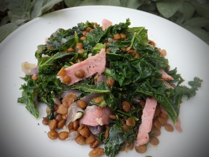 Kale and lentil salad with bacon