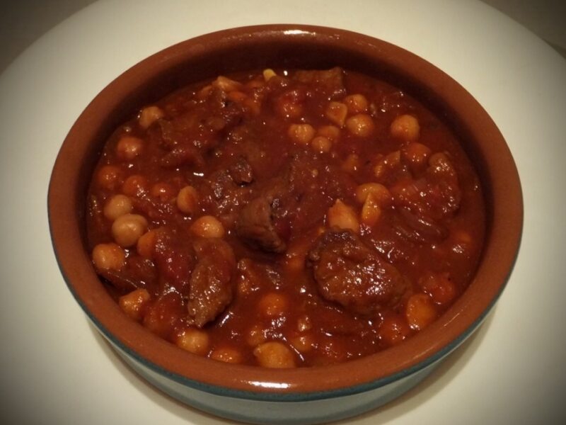 Lamb stew with chickpeas