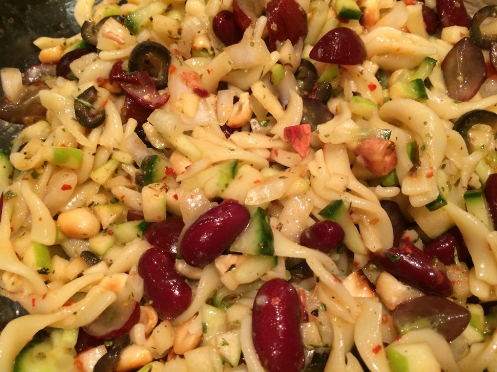 Pasta salad with Indian zest