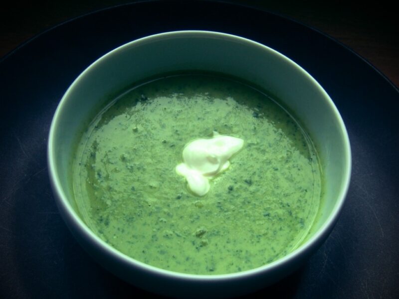 Green pea and rocket soup