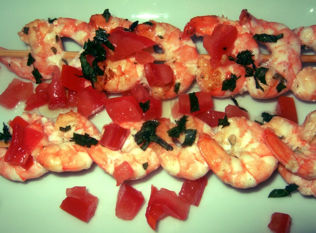 Grilled prawns with feta & tomato relish