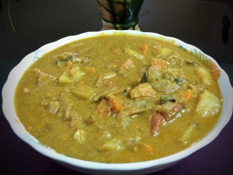 Vegetable curry with coconut (Vegetable Kurma)