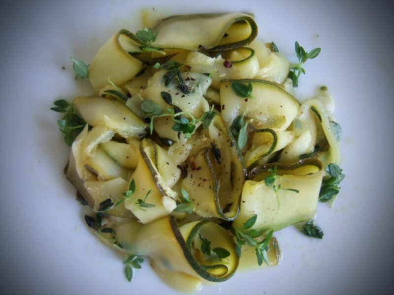 Warm courgette salad with thyme