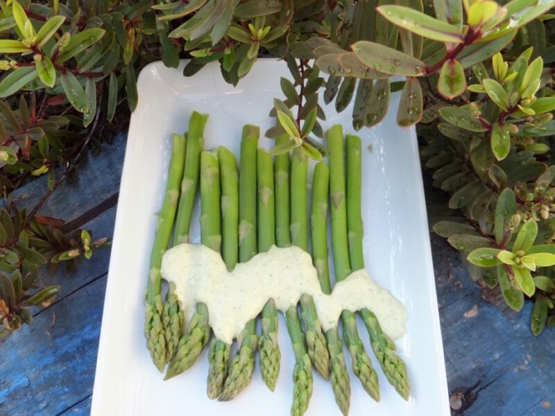 Asparagus with mint & almond sauce