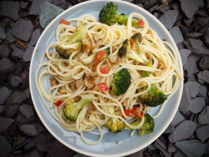 Zingy broccoli pasta