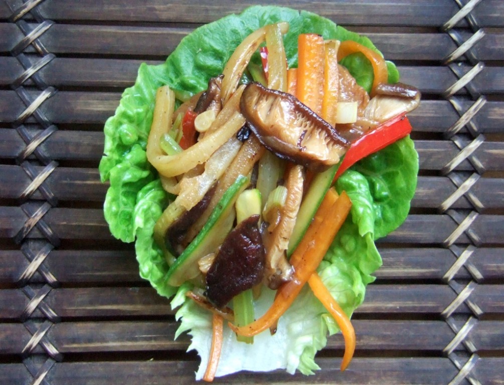 Chinese vegetable lettuce wraps