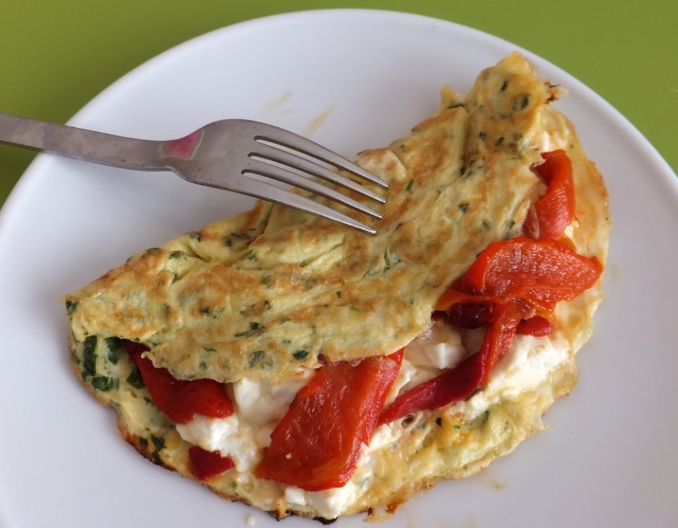 Feta & red pepper omelette