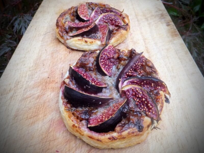 Fig and blue cheese tarts