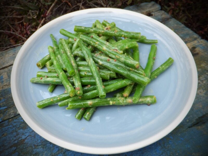 Green beans with mustard