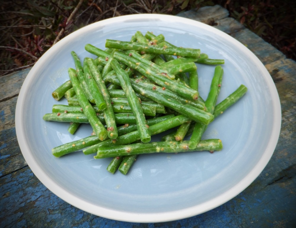 Green beans with mustard