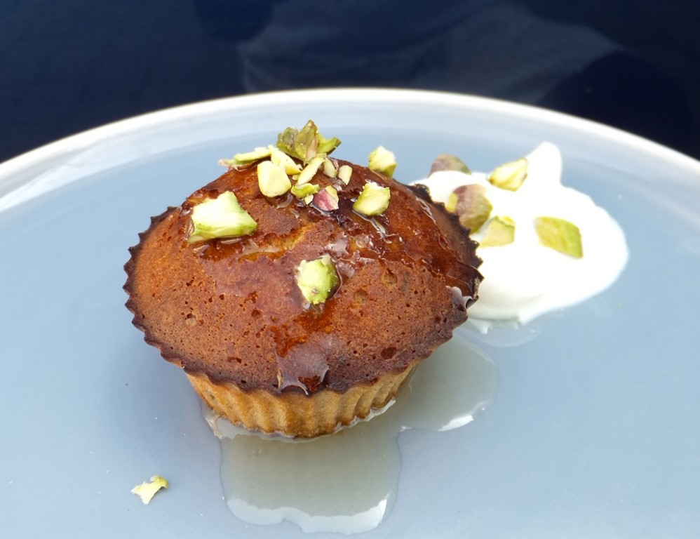 Pistachios cupcakes with orange & honey