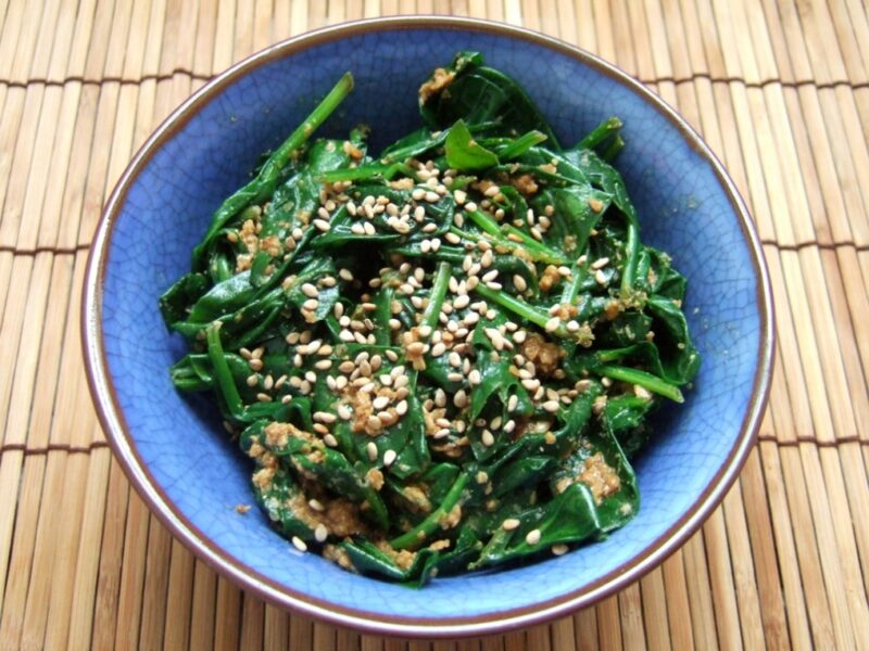 Spinach with sesame sauce