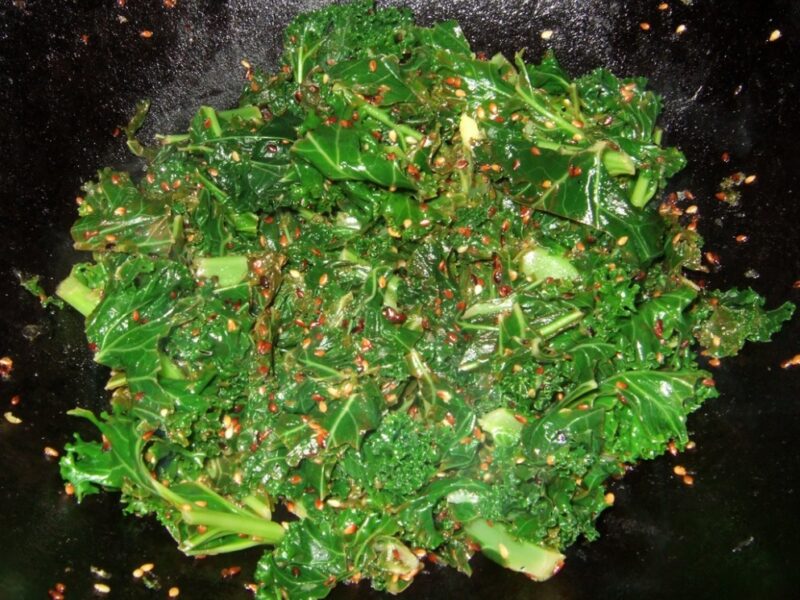 Stir-fried kale with sesame seeds