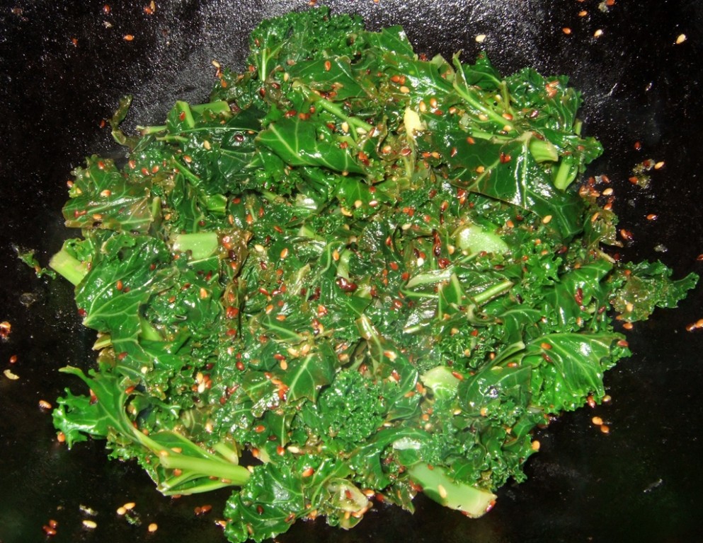 Stir-fried kale with sesame seeds