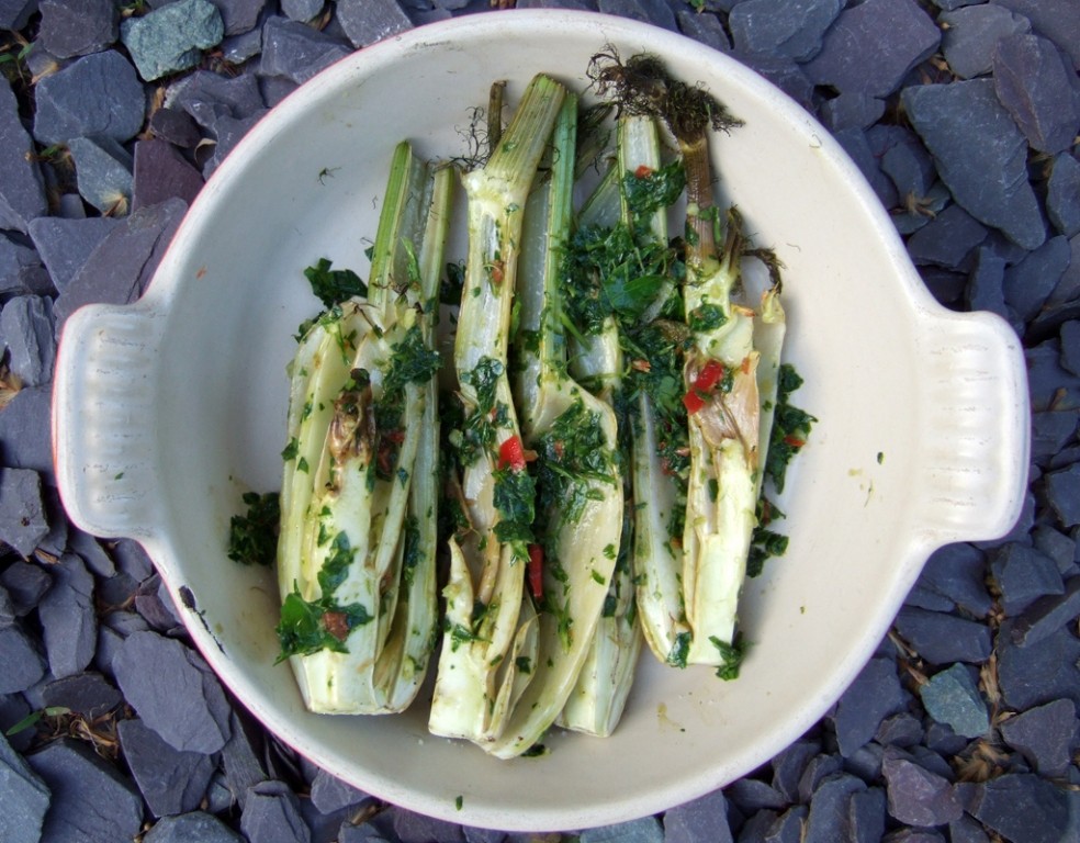 Barbecued fennel with chilli pesto