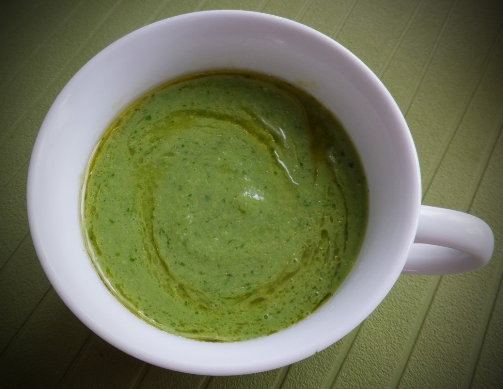 Quick & easy green pea soup