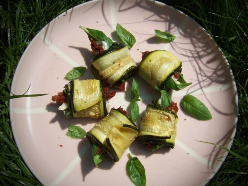 Grilled zucchini rolls