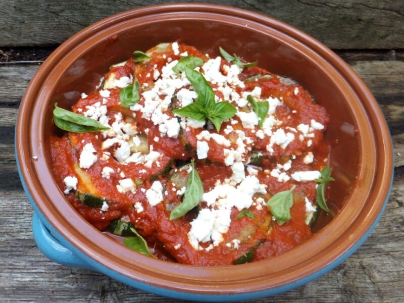 Fried marrow with tomato sauce and feta