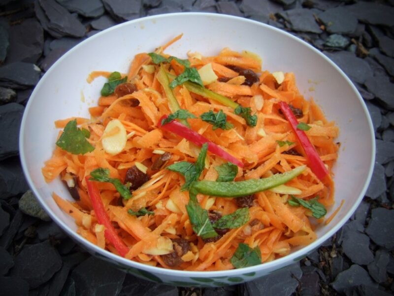 Spicy carrot salad