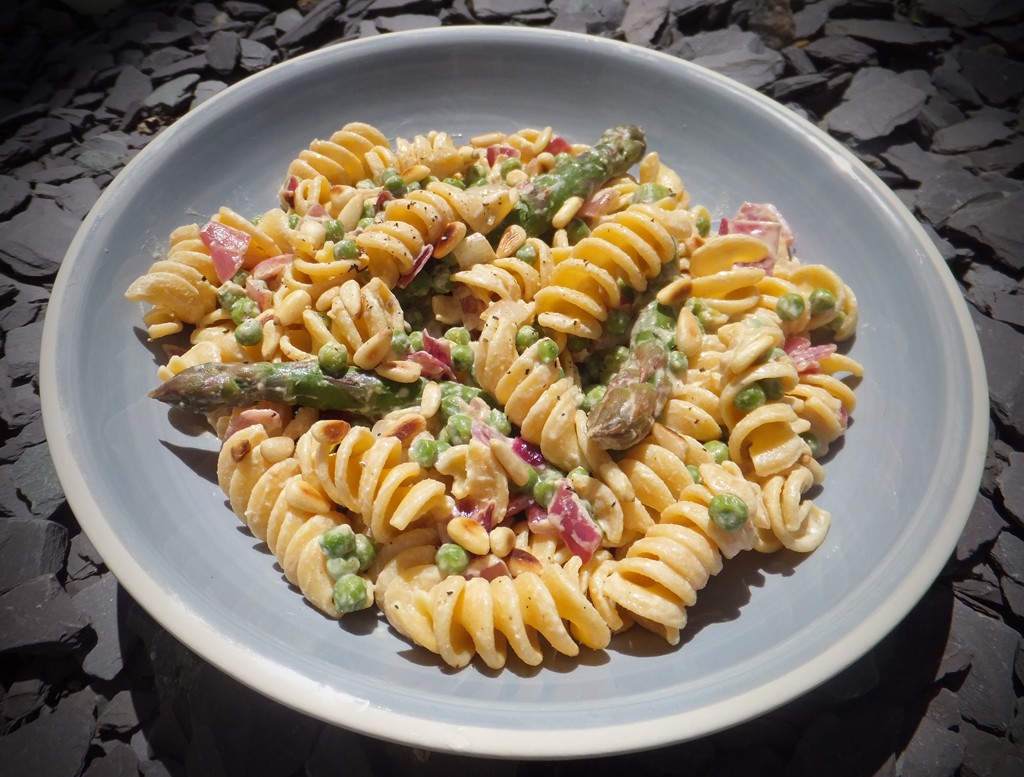 Summer pasta with peas and asparagus