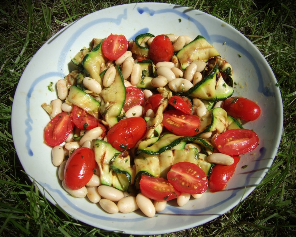 Courgette, tomato and bean salad