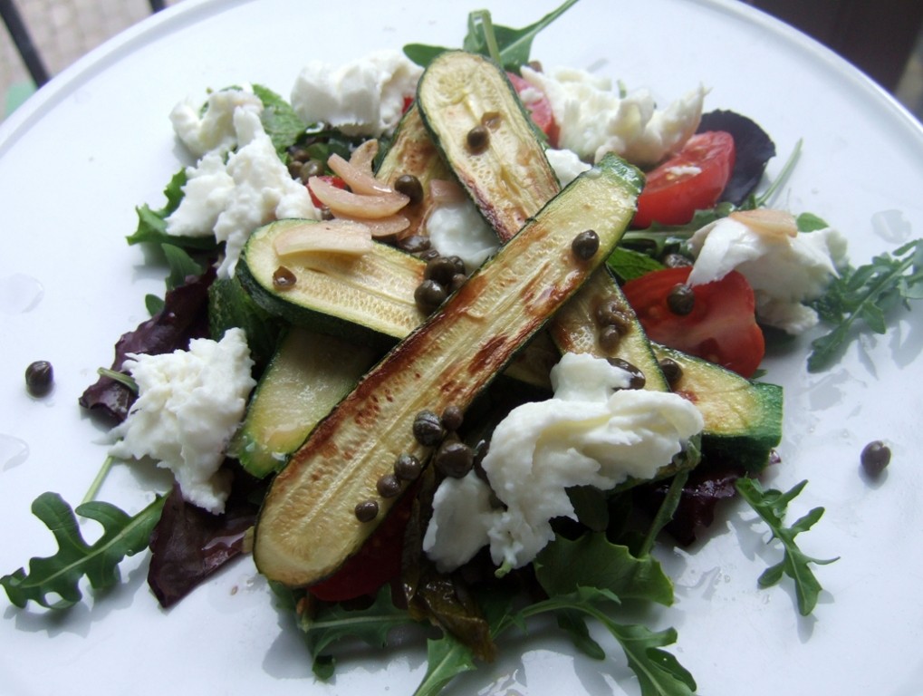 Baby zucchini and mozzarella salad