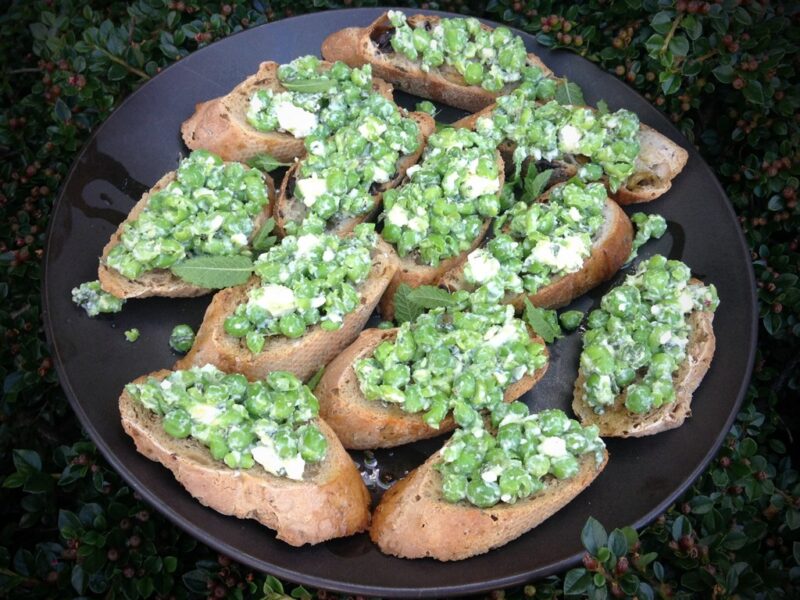 Pea and feta crostini