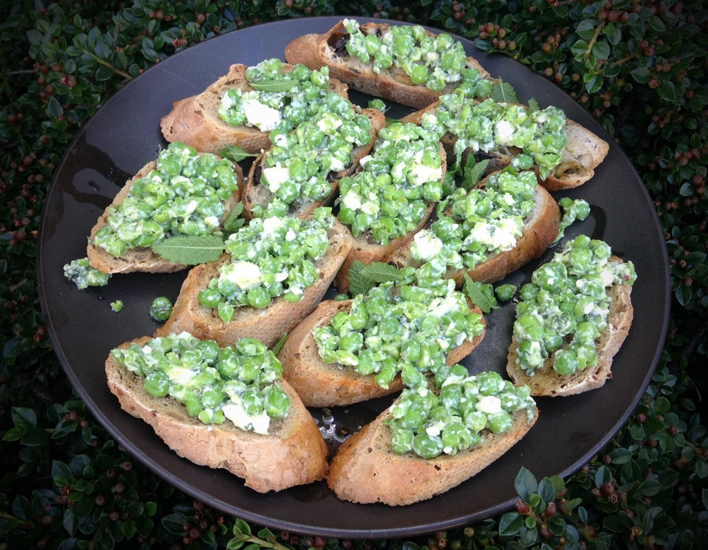 Pea and feta crostini