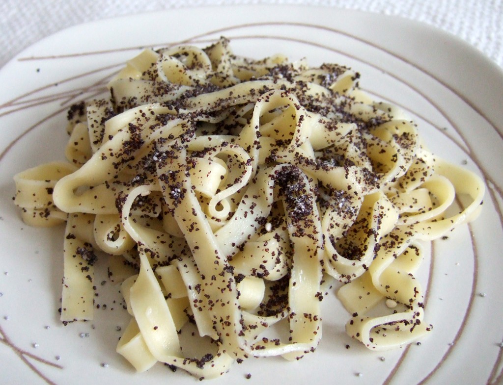 Poppy seed pasta