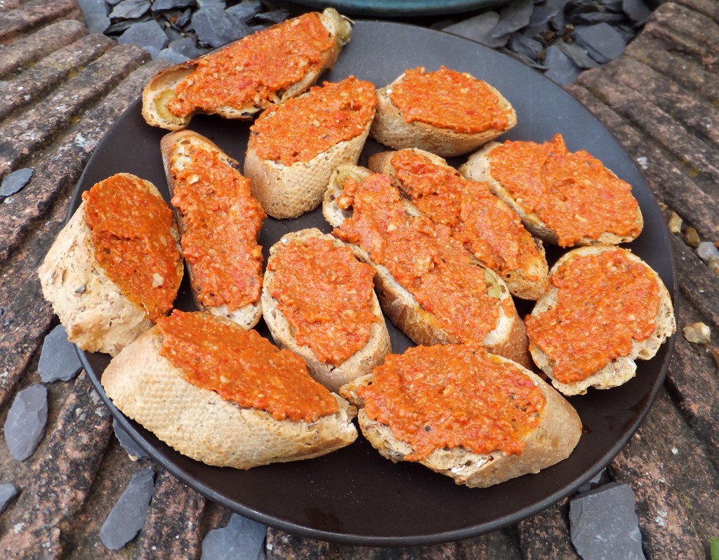 Roasted red pepper spread with walnuts