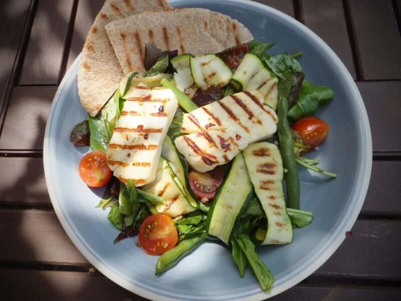 Summer garden salad with halloumi