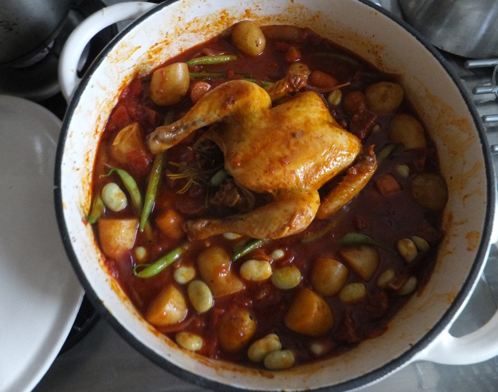 One-pot Spanish poussin