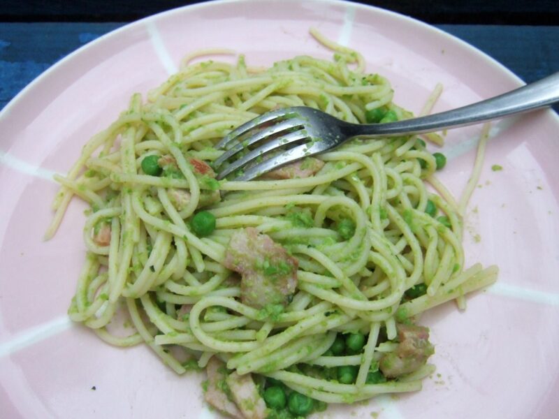 Pea and bacon spaghetti