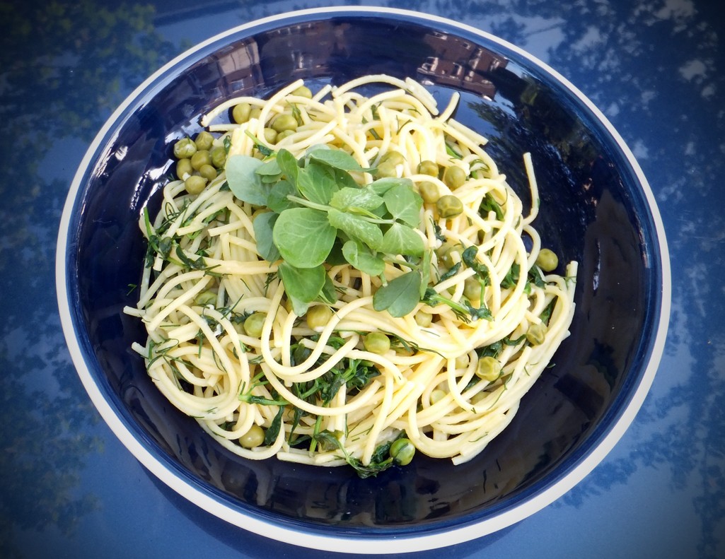 Pea and pea shoot spaghetti