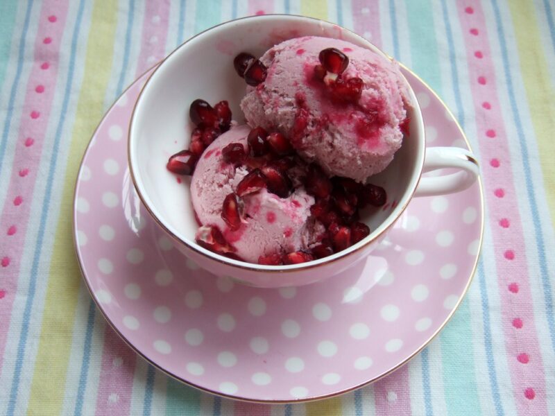 Easy pomegranate ice cream