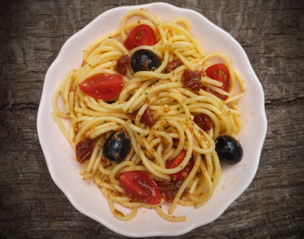 Spaghetti with sun-dried tomato