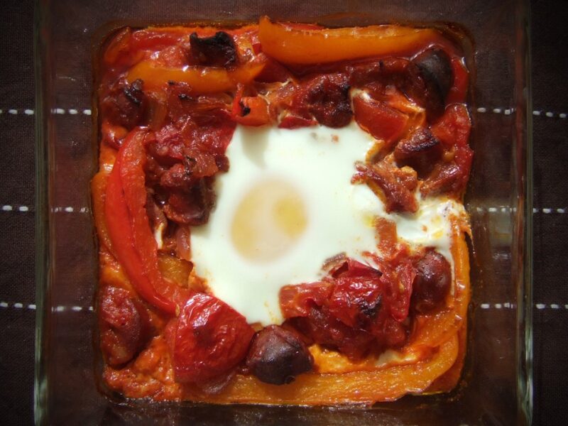 Baked eggs with pepper and chorizo