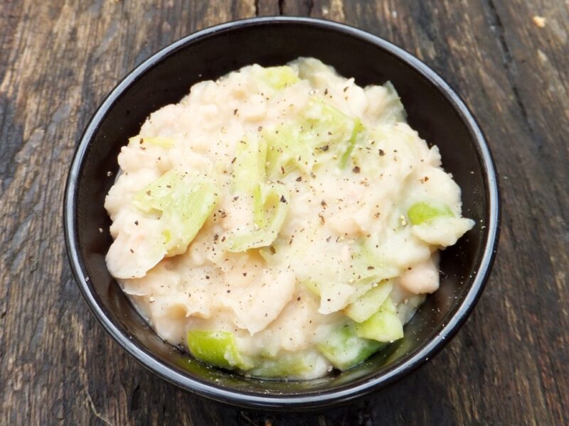 White bean mash with leek