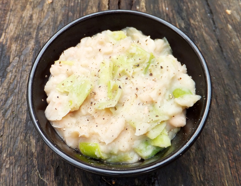 White bean mash with leek