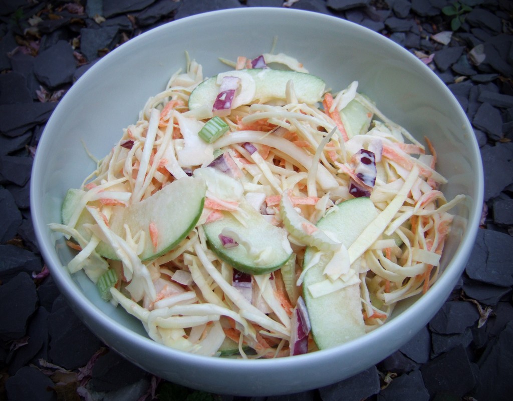 Coleslaw with apple