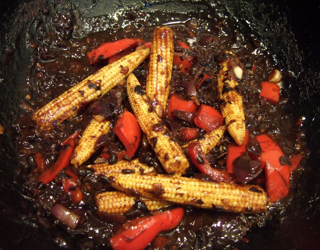 Baby corn & pepper in black bean sauce