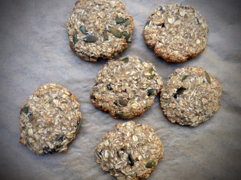 Healthy oat and banana cookies