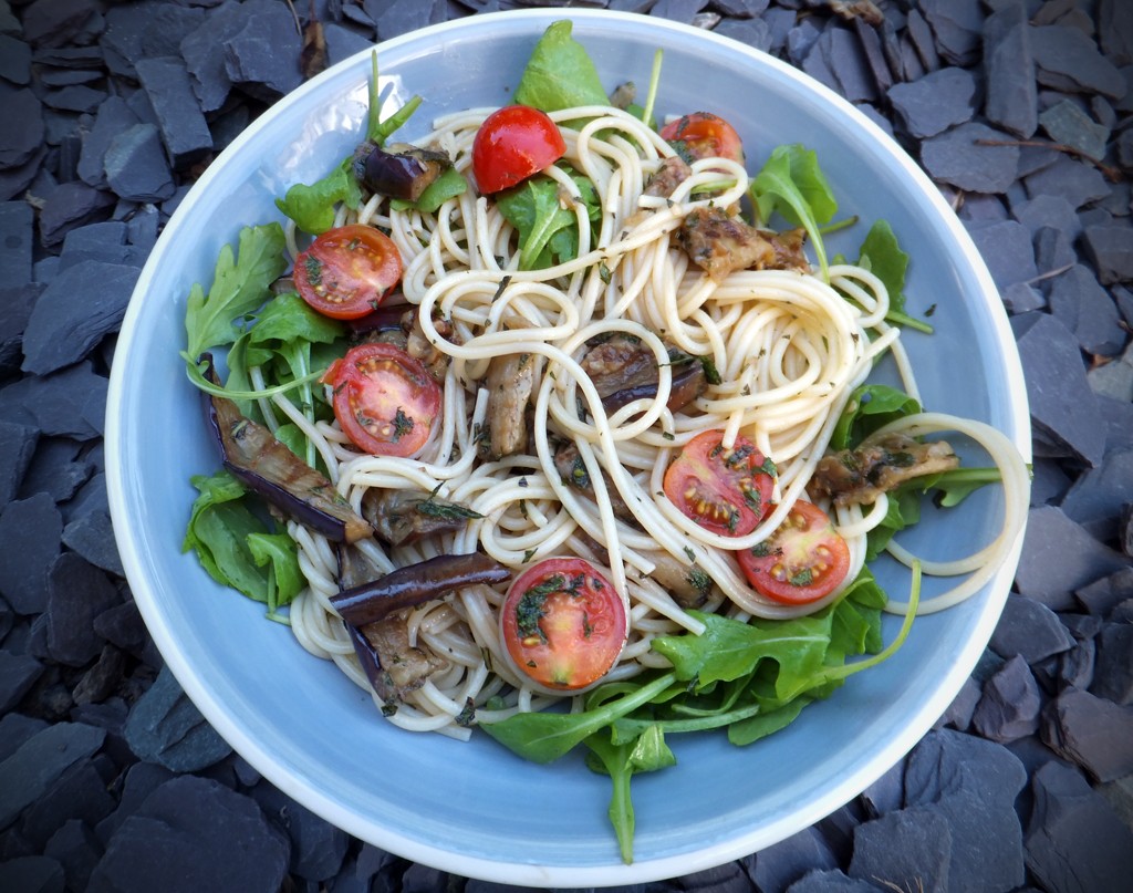 Spaghetti with grilled aubergine