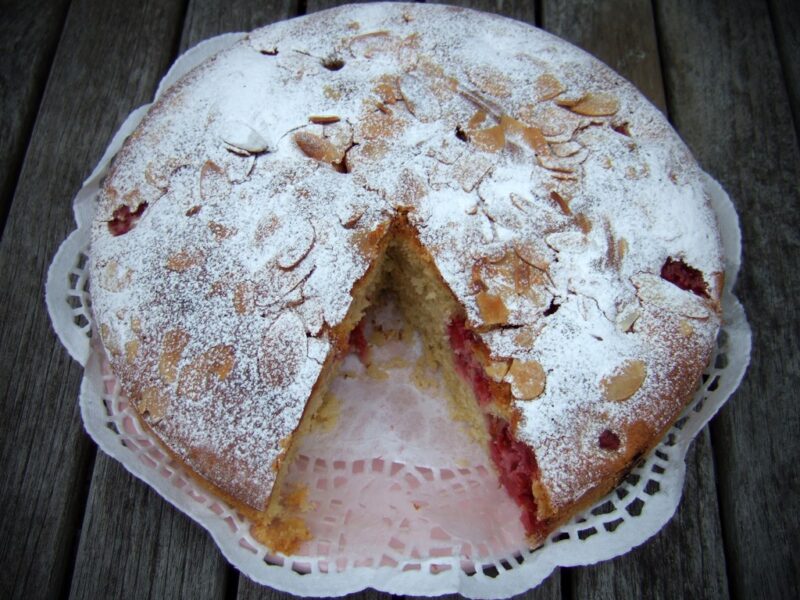 Raspberry bakewell cake