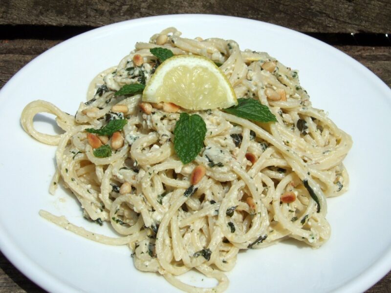 Spaghetti with mint and feta pesto