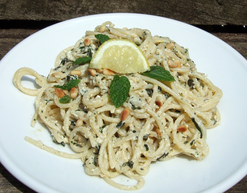 Spaghetti with mint and feta pesto