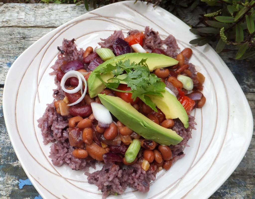 Chili beans with rice and avocado