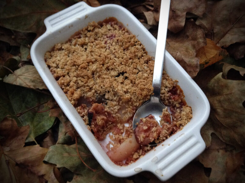 Pear, fig and ginger crumble