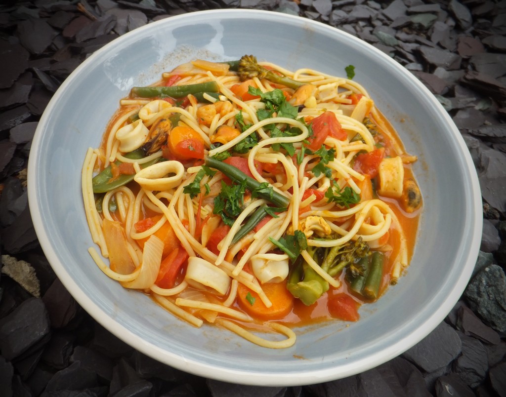 Seafood spaghetti with vegetables